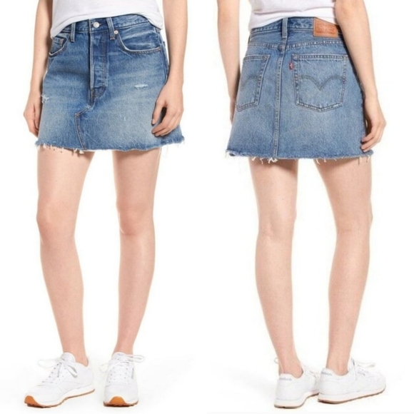 Levi's Deconstructed Button Fly Mini Jean Skirt 26. - Picture 1 of 2